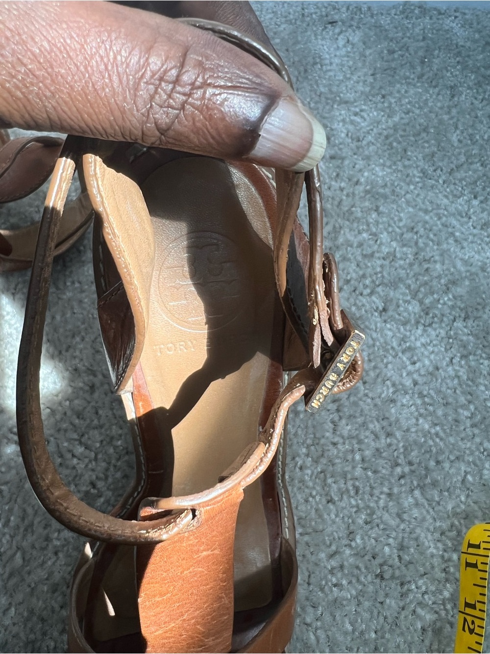 Tory Burch Brown Cognac Leather Wedge Sandals Wooden Heel Strappy Ankle Strap 9 - Picture 8 of 11